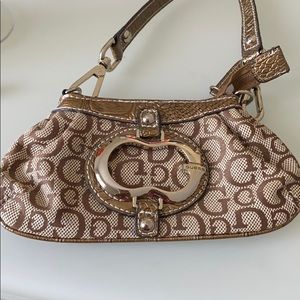 Guess wristlet